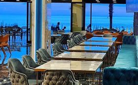 Hotel Leon - Beach Front